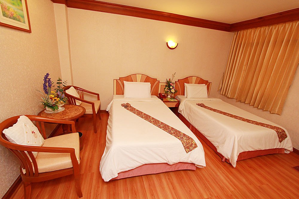 Sakol Hotel Hat Yai Exterior photo